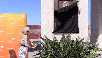 LA84 Foundation Plaque Dedication to Joan Benoit-Samuelson and Anita DeFrantz